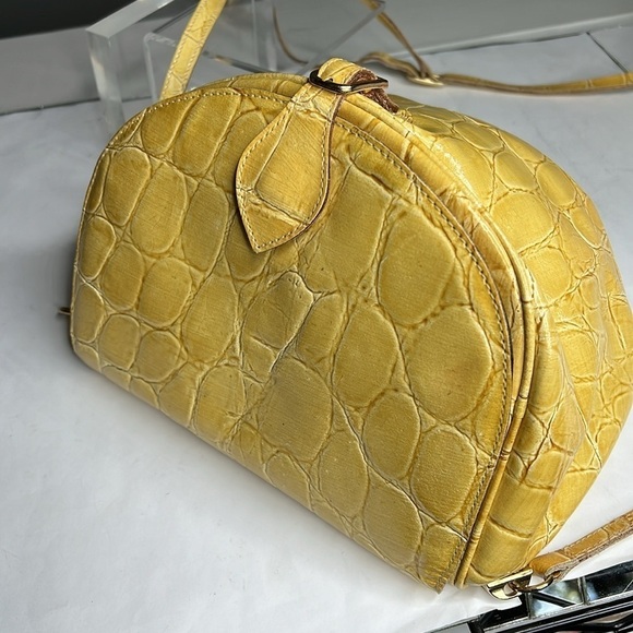 Meyers Croc Embossed Leather Mustard Yellow Crossbody Top Flap Feed Bag Purse - Picture 7 of 16